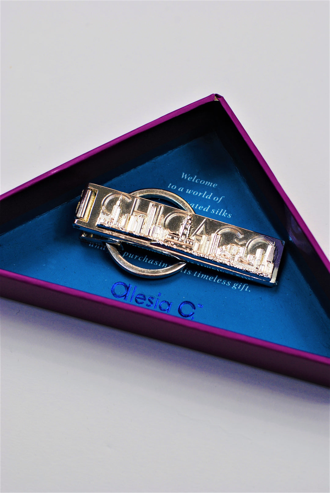 Chicago Skyline 3D Metal Keychain Ring – Gold Plated