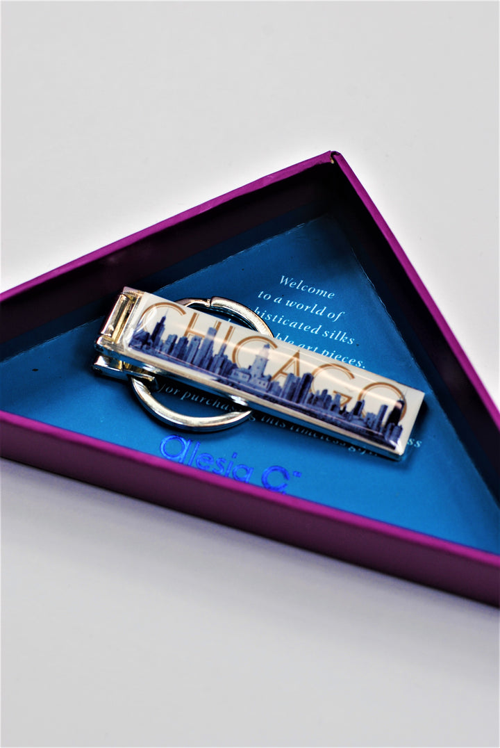 Chicago Skyline Pencil Illustration Metal Keychain Ring – Gold Plated