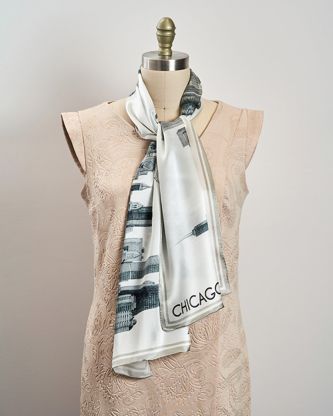 Chicago Skyline Mulberry Silk Charmeuse Rectangle Scarf – Gray and White