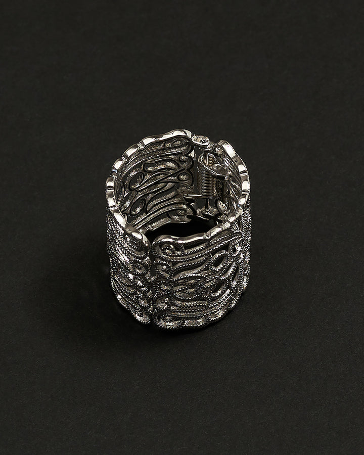 High Land Filigree Scarf Charm Ring – 18K Gold or Platinum Plated Brass Accessory