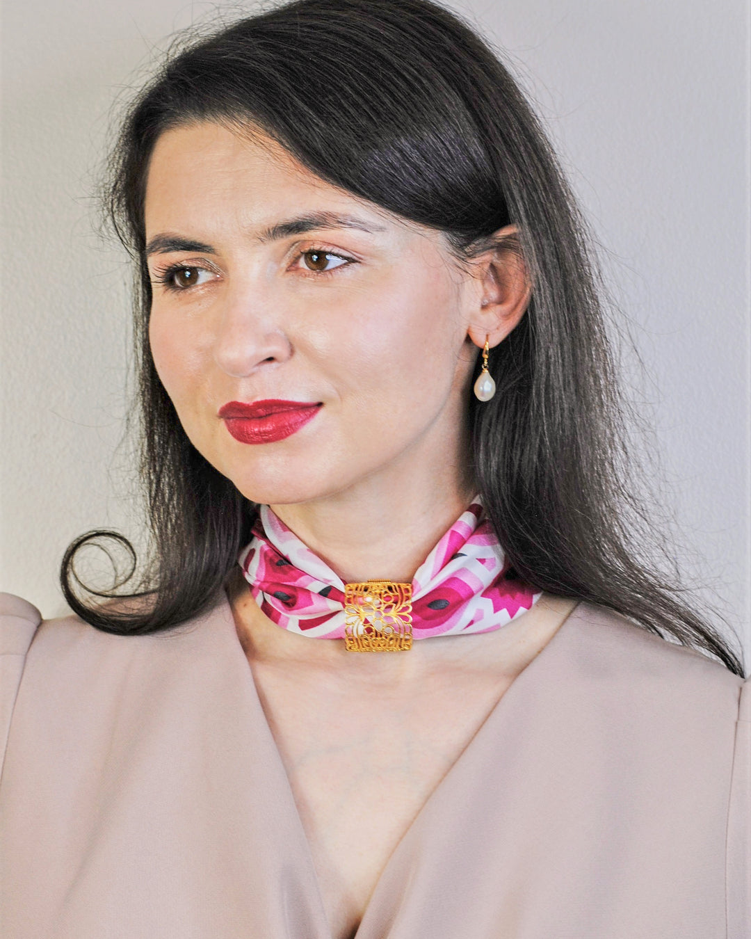 High Land Filigree Scarf Charm Ring – 18K Gold or Platinum Plated Brass Accessory