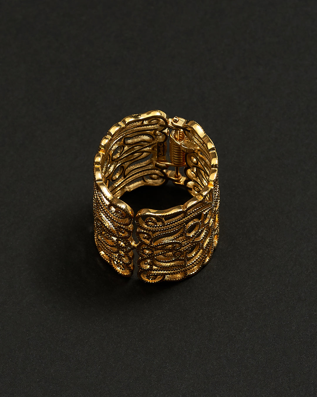High Land Filigree Scarf Charm Ring – 18K Gold or Platinum Plated Brass Accessory