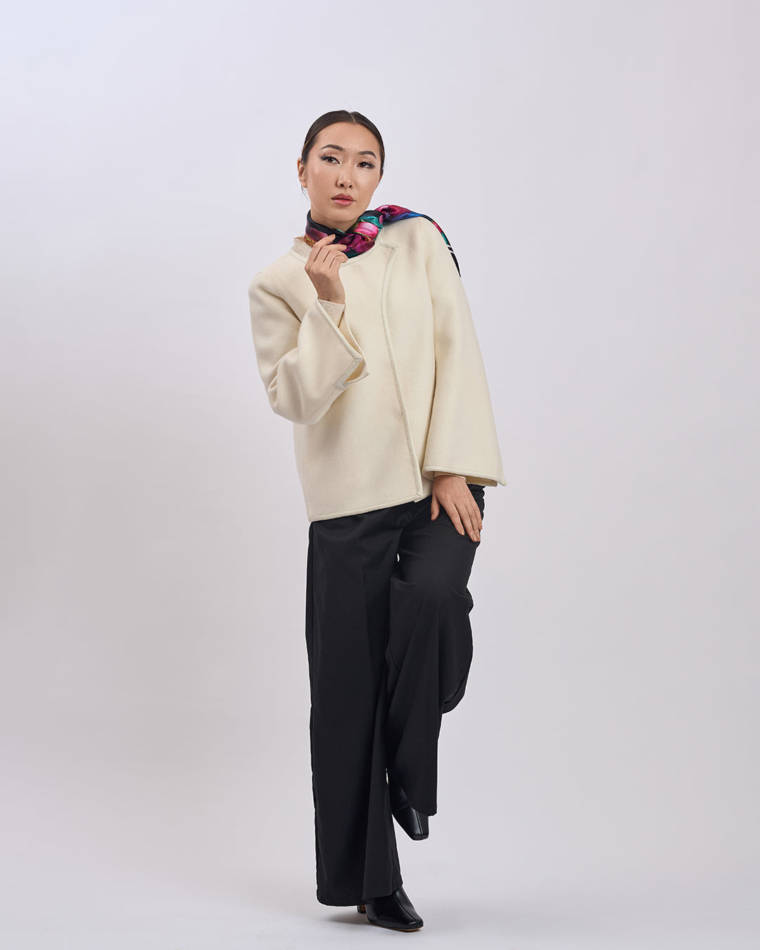 LADY AUTO Virgin Wool Short Coat - White Leather Trim