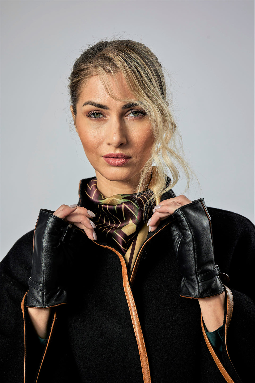 Lady Auto Women’s Fingerless Gloves – Black Lamb Leather with Cashmere Lining