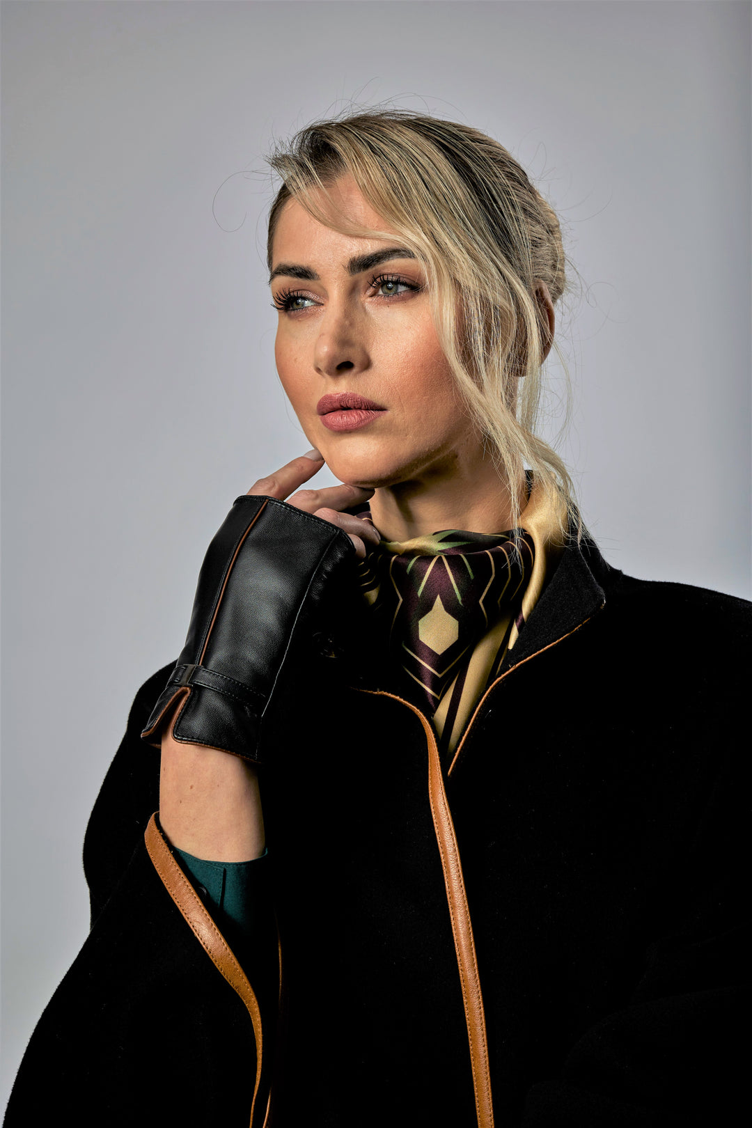 Lady Auto Women’s Fingerless Gloves – Black Lamb Leather with Cashmere Lining