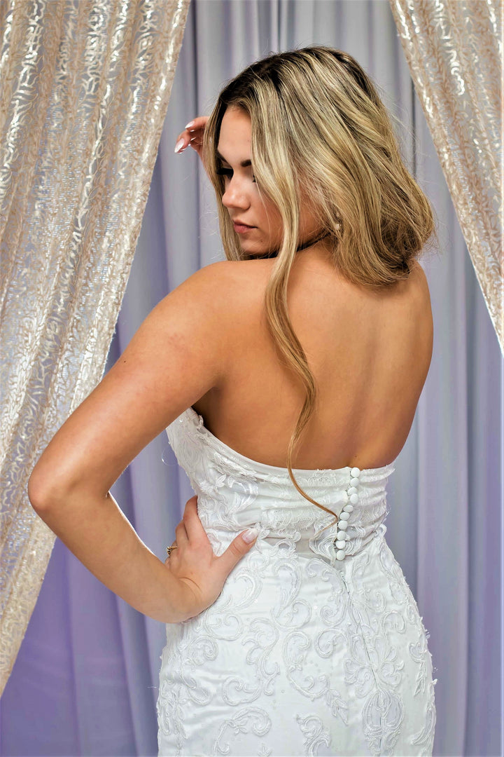 BAROQUA Strapless Sweetheart Mermaid Lace Bridal Gown