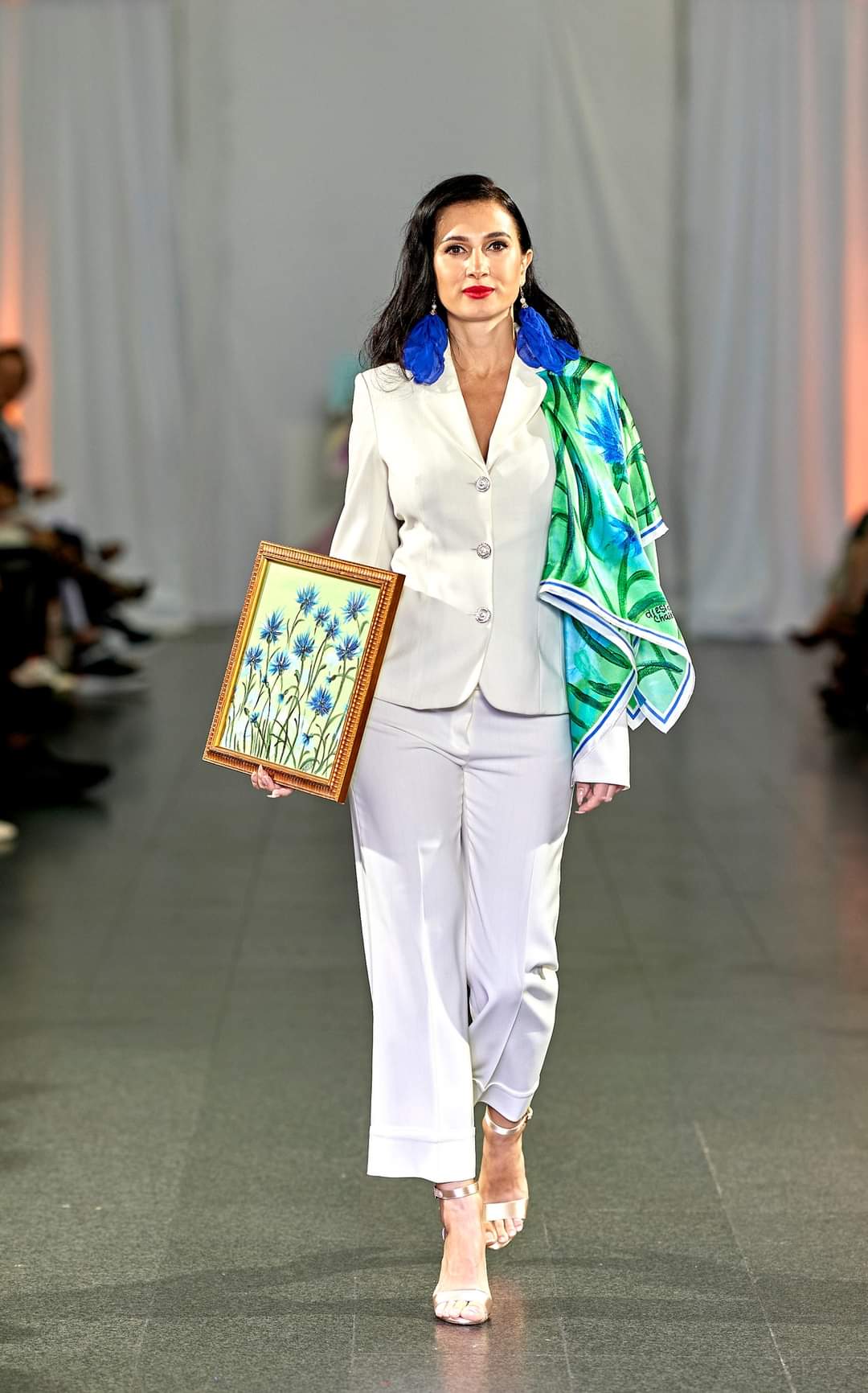 CORNFLOWERS DREAM Art-A-Porte Silk Scarf – Green and Blue