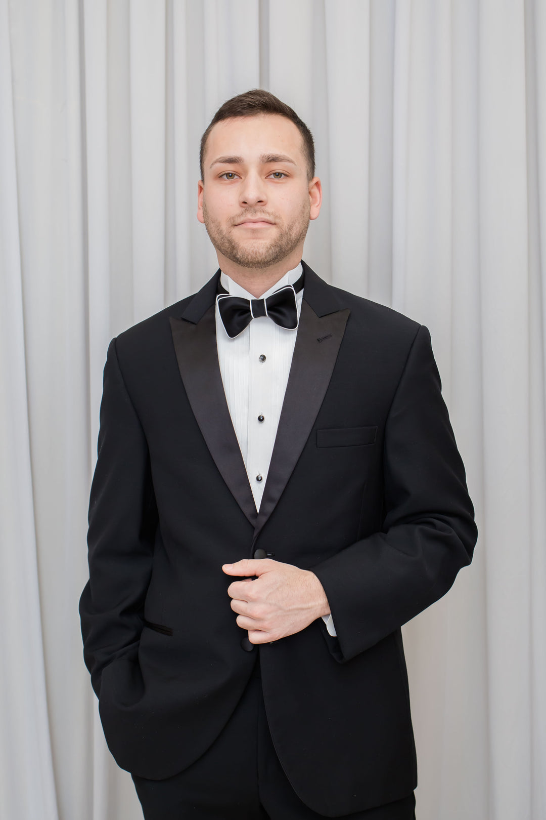 Gatsby Silk Bow Tie – Black with White Outline