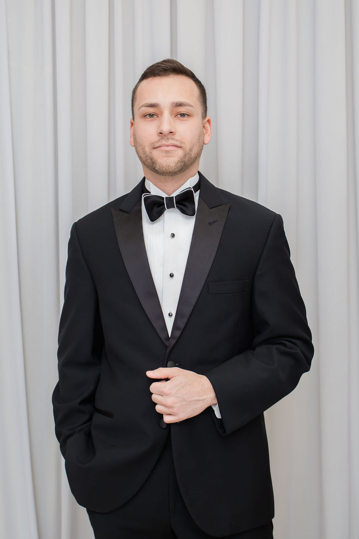 Gatsby Silk Bow Tie – Black with White Outline