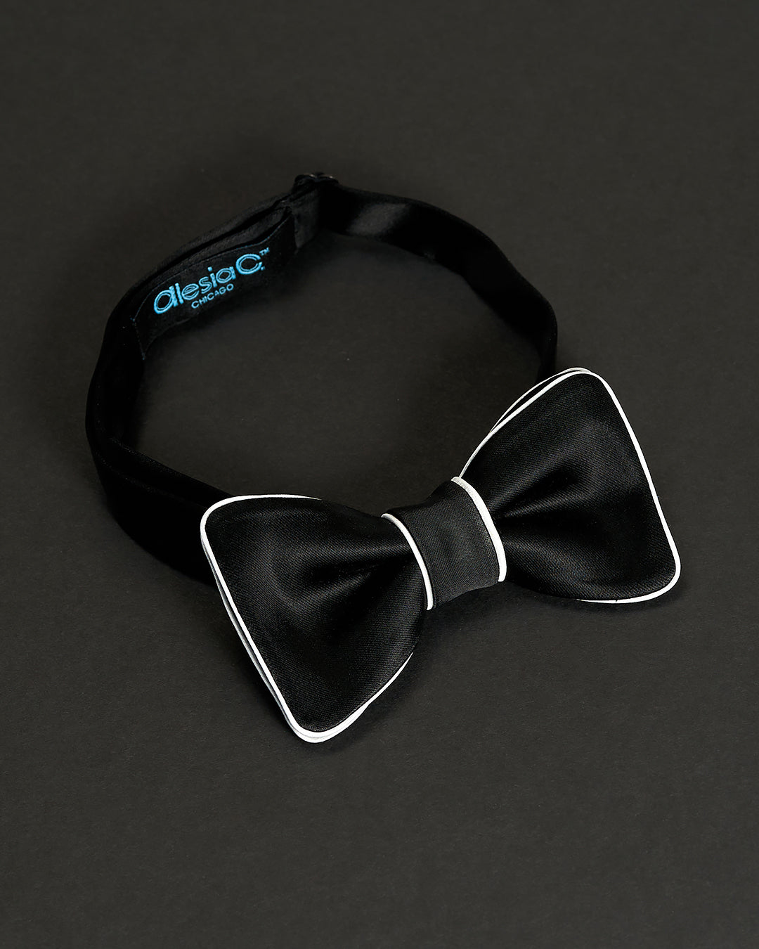 Gatsby Silk Bow Tie – Black with White Outline