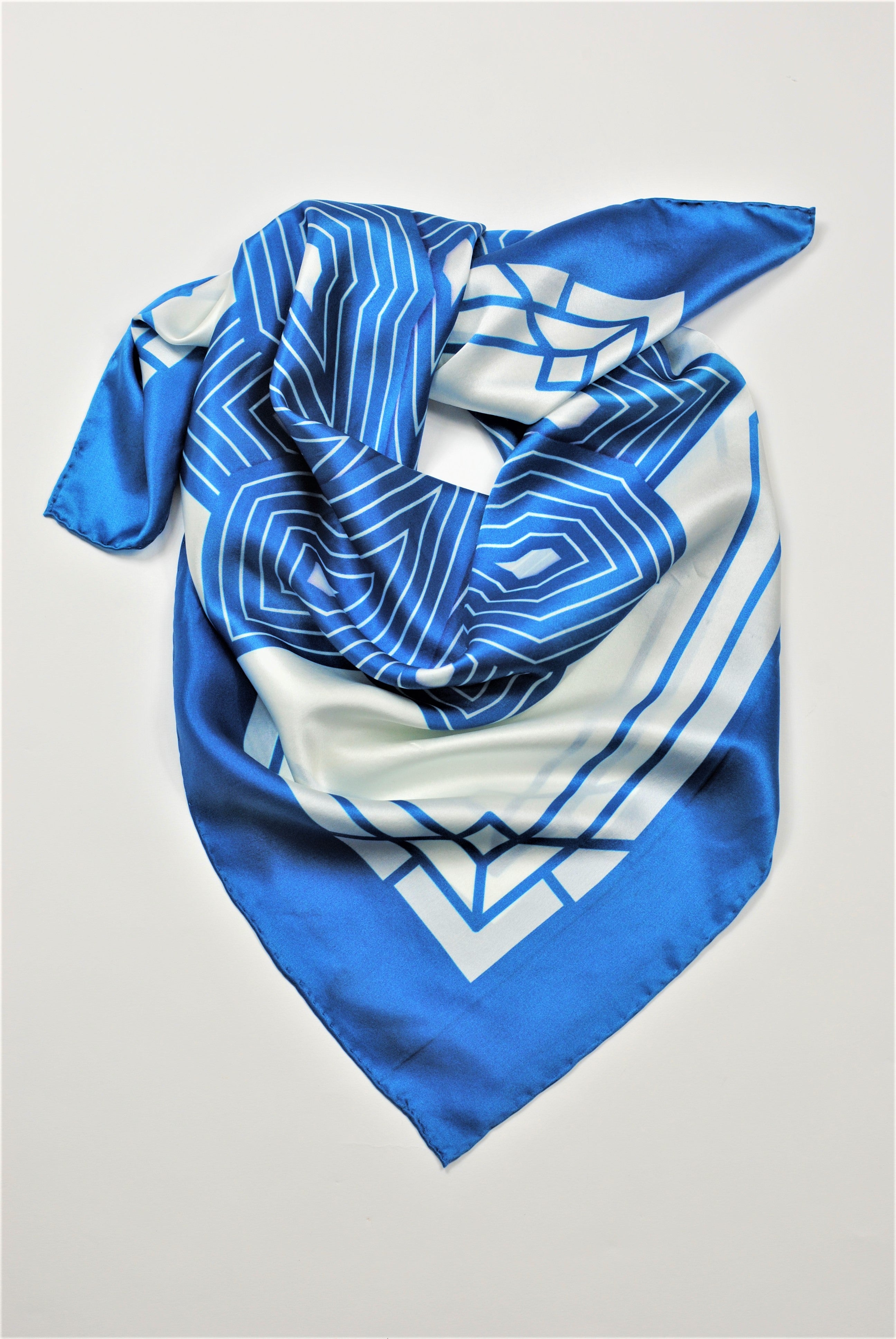 Hermes, Timeless blue/white/gold scarf in silk. - Unique Designer