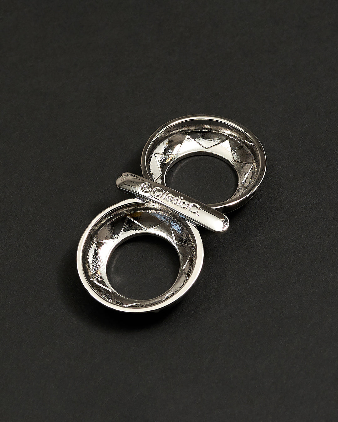 INFINITY8 Scarf Charm-Ring – Gold Plated Brass with Black Enamel