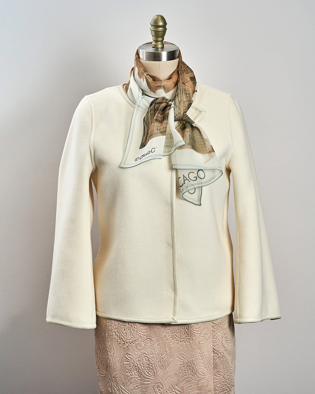 CHICAGO Skyline 100% Silk Georgette Oblong Scarf in Gold White