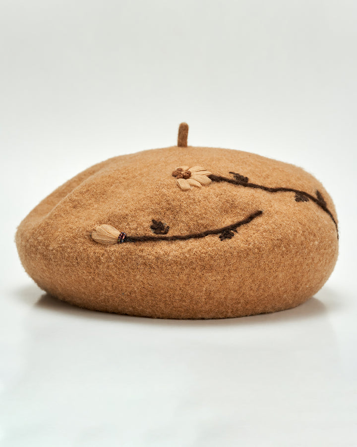 DAISY Embroidered Virgin Wool Loop Beret Hat in Camel