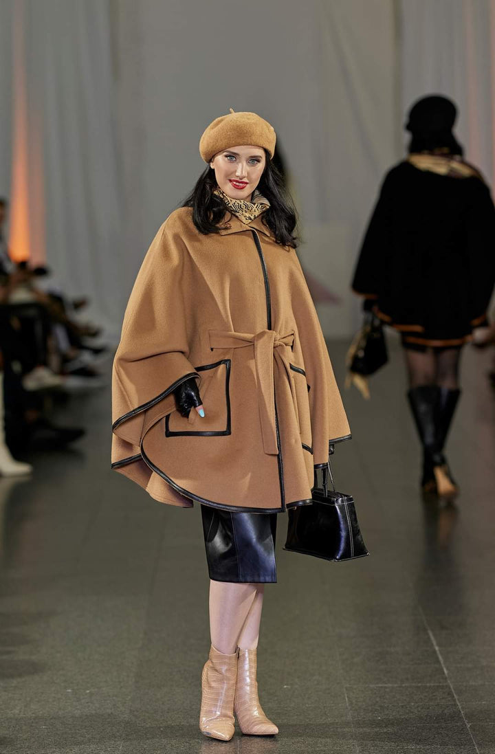 DAISY Embroidered Virgin Wool Loop Beret Hat in Camel