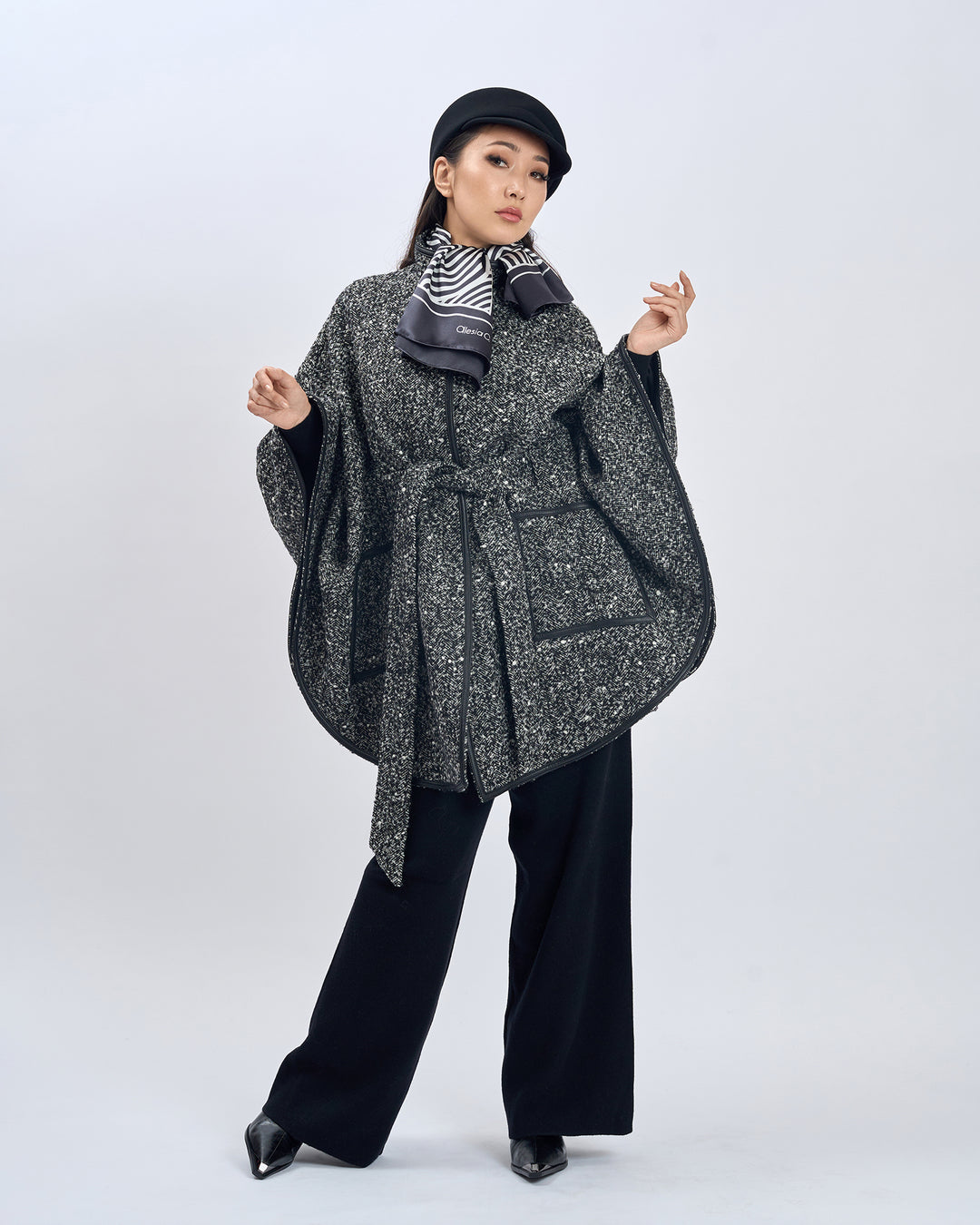 SLIM DANCE Mandala Silk Square Scarf – Black White