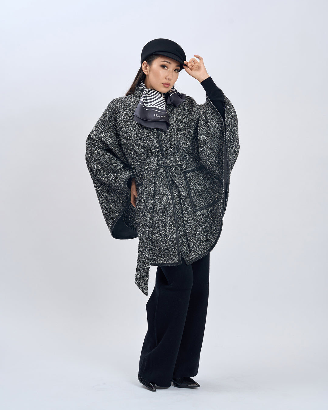 SLIM DANCE Mandala Silk Square Scarf – Black White