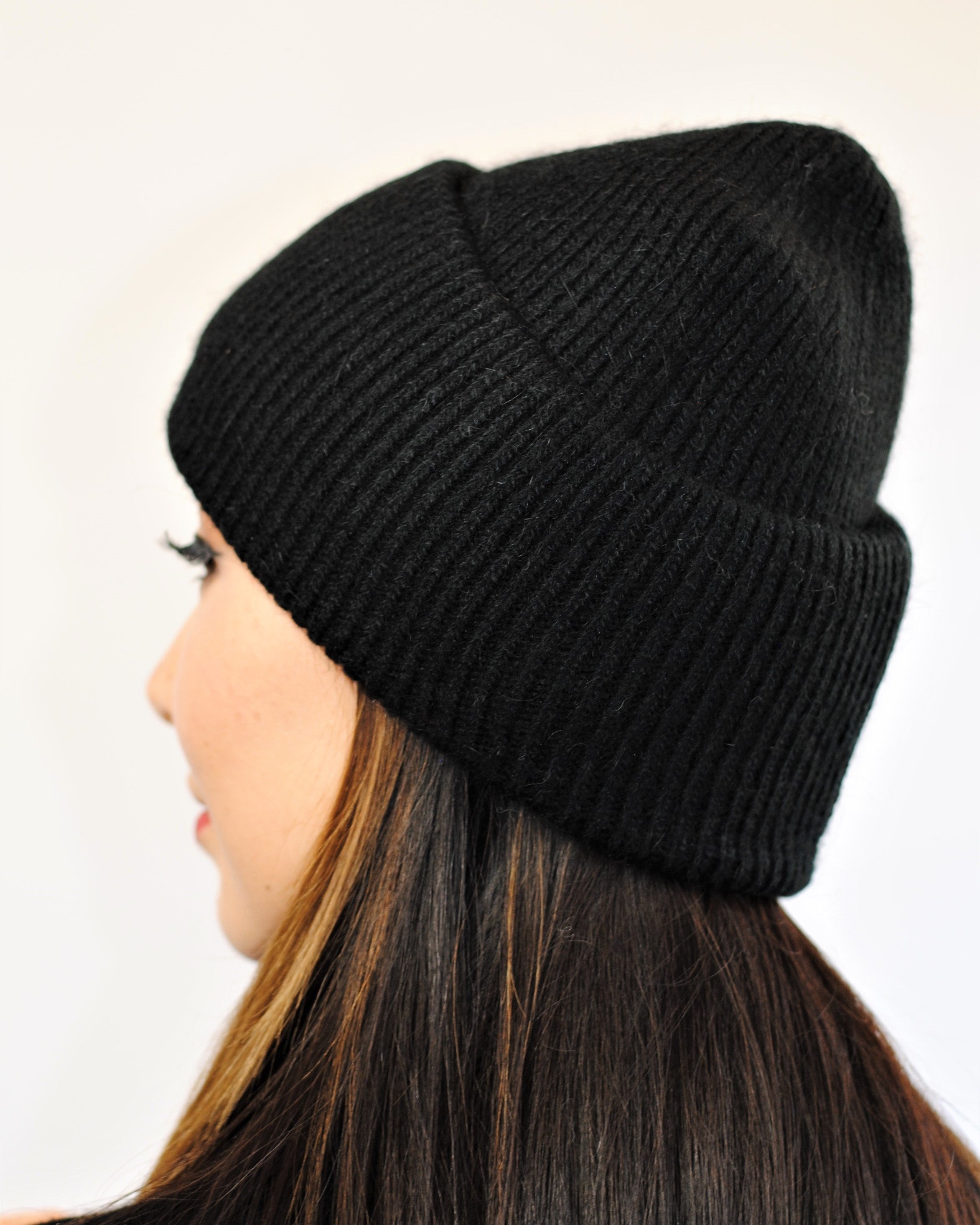 新品 トゥデイフルAngora Yarn Beanie ブラック Fサイズ Angora Wool Beanie Hat – Double Cuff, One Size – Alesia C