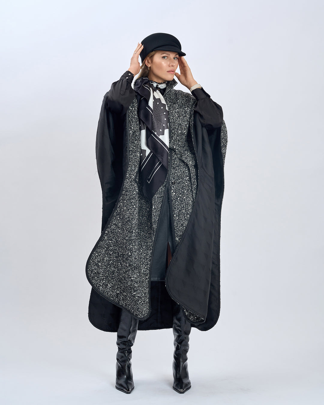 UMBRELLAS RAIN Mandala Silk Square Scarf – Black White