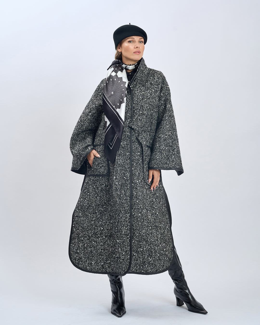 UMBRELLAS RAIN Mandala Silk Square Scarf – Black White