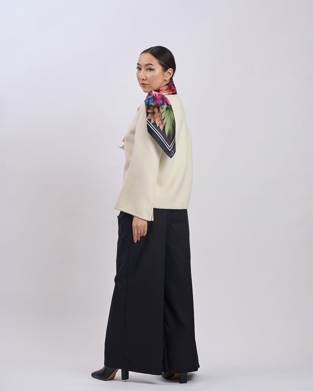 LADY AUTO Virgin Wool Short Coat - White Leather Trim