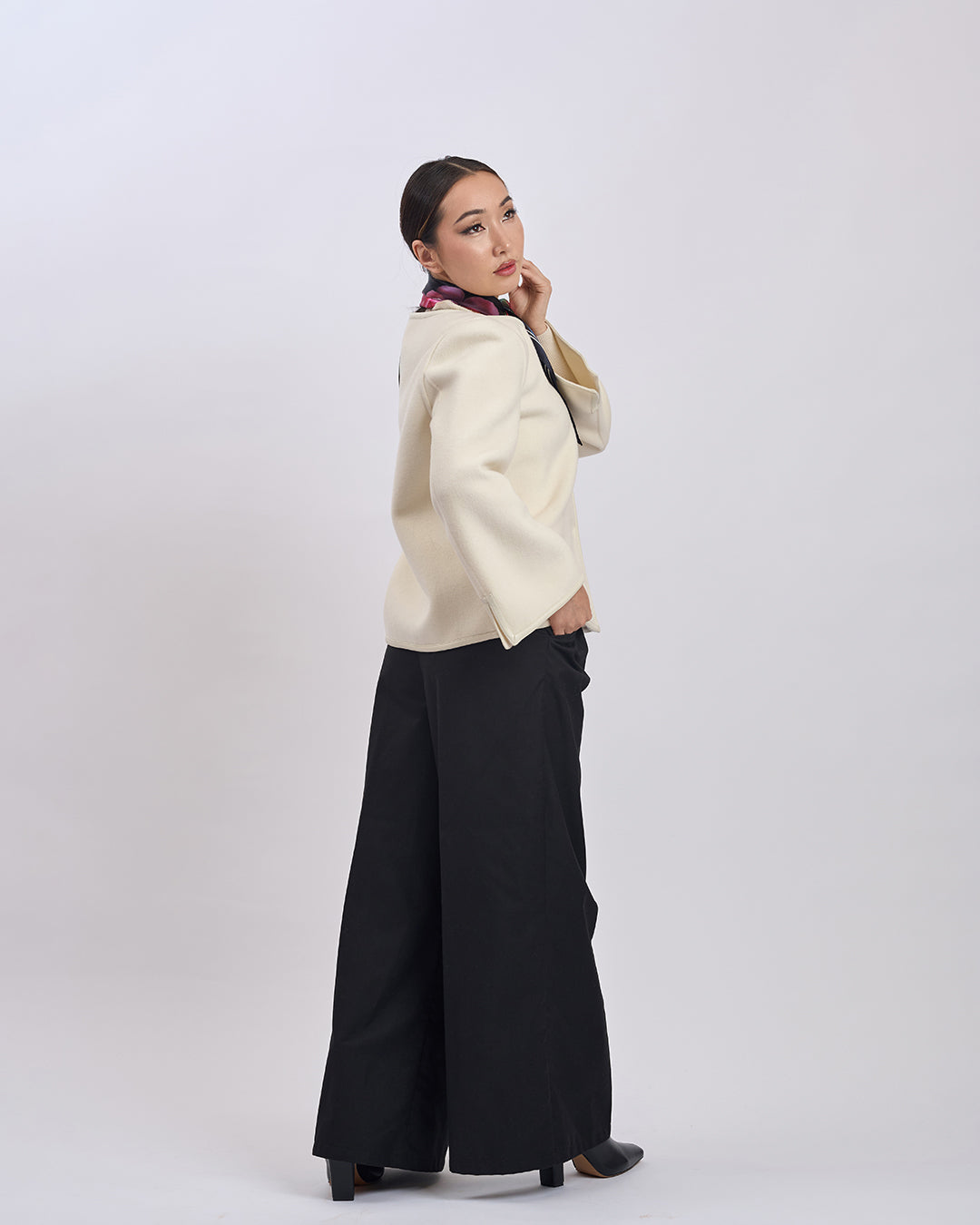 LADY AUTO Virgin Wool Short Coat - White Leather Trim