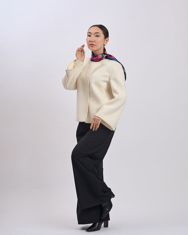 LADY AUTO Virgin Wool Short Coat - White Leather Trim