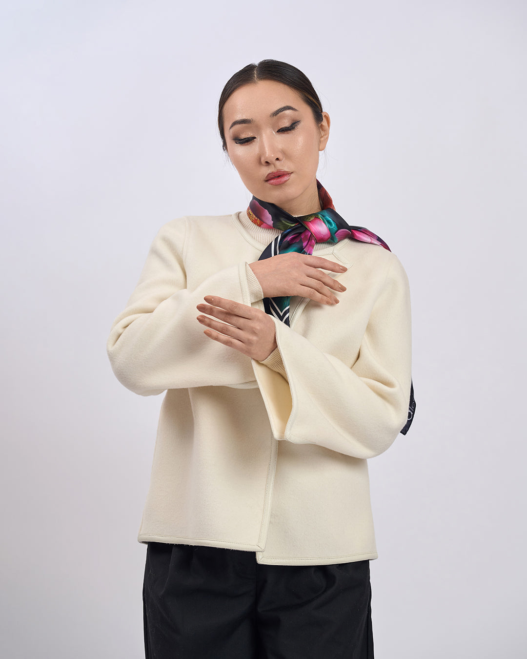LADY AUTO Virgin Wool Short Coat - White Leather Trim