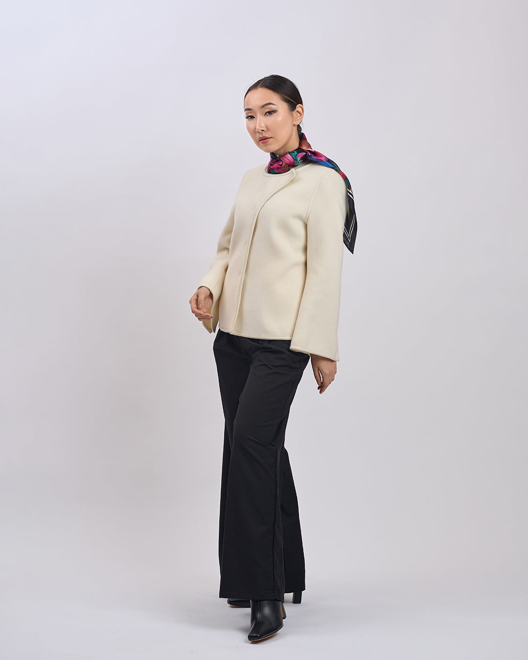 LADY AUTO Virgin Wool Short Coat - White Leather Trim