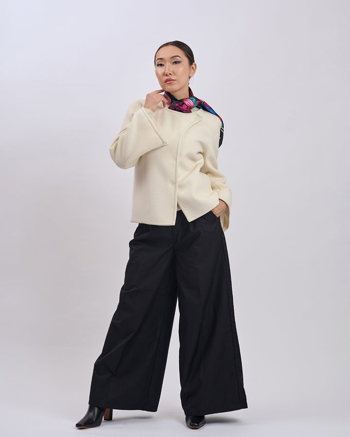 LADY AUTO Virgin Wool Short Coat - White Leather Trim