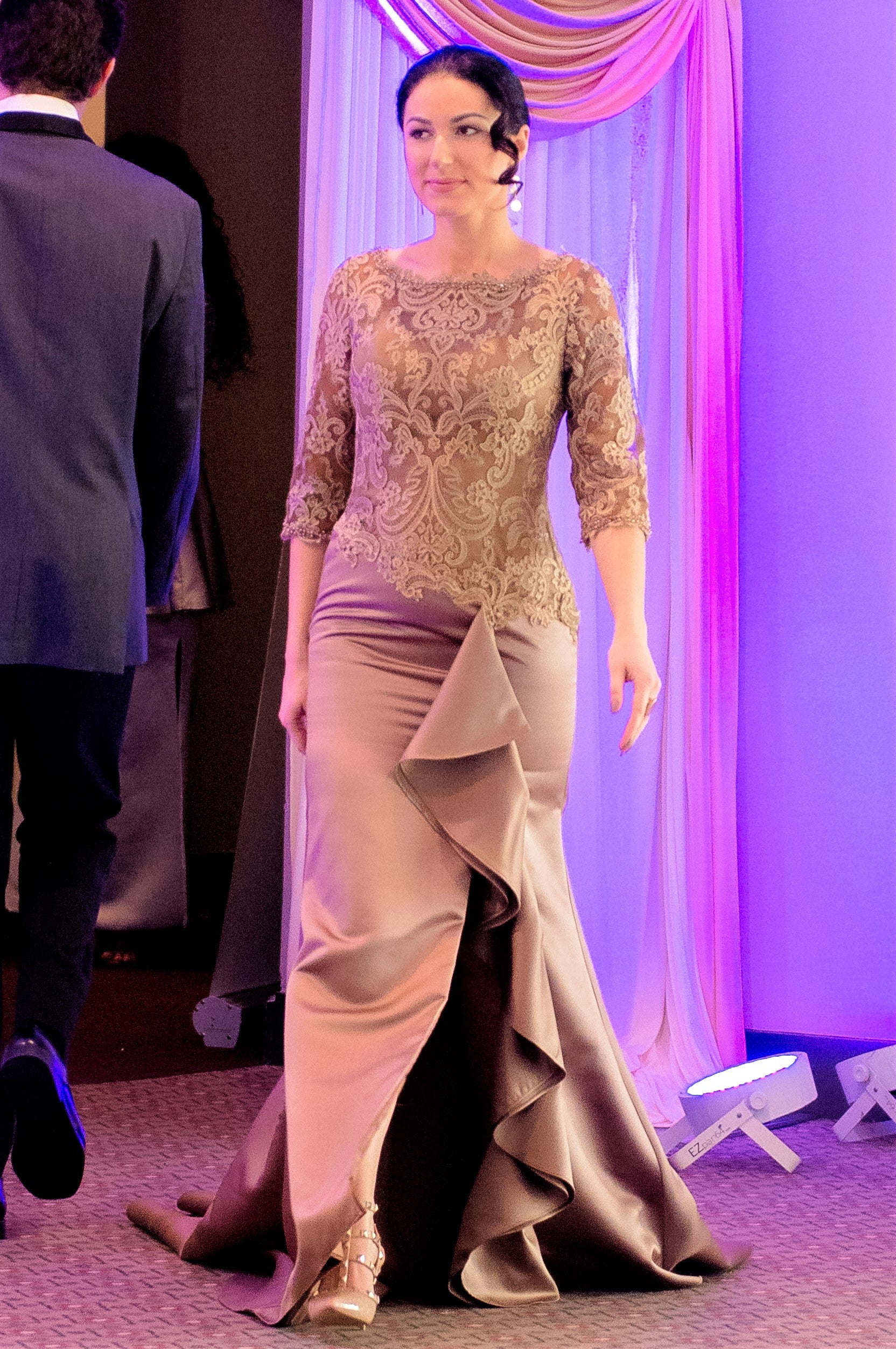 Elavita - Axa - Elegant asymmetrical evening dress
