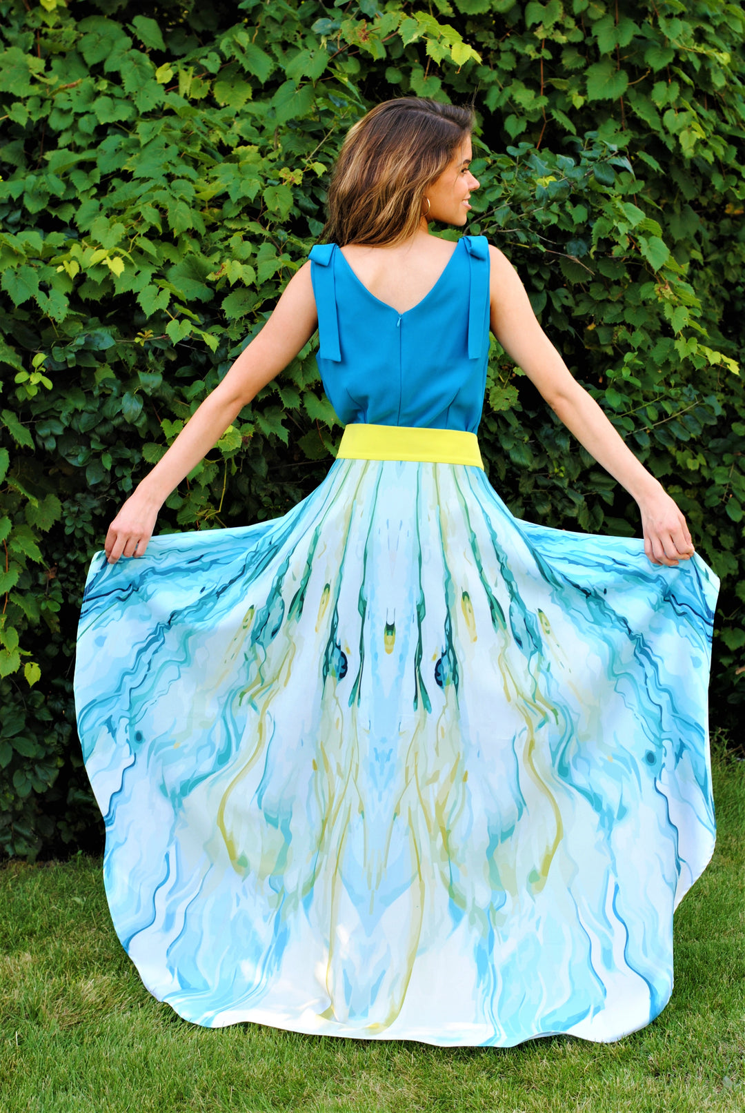 OCEANS Two-Piece Peacock Removable Skirt Gown
