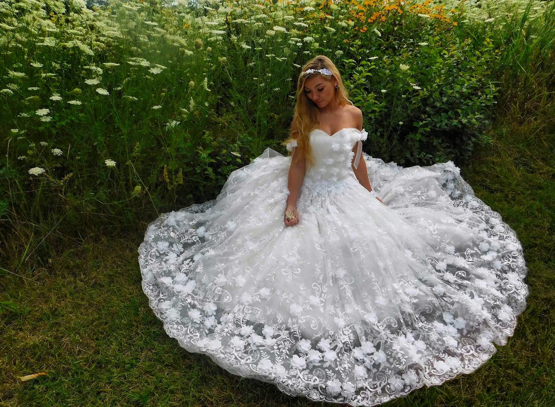 FLEUR ROMANTIQUE Sweetheart 3D Chiffon Floral Lace Bridal Ball Gown
