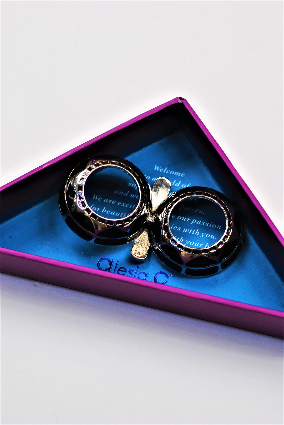 Infinity8 Scarf Charm-Ring  18K Gold & Black Enamel –
