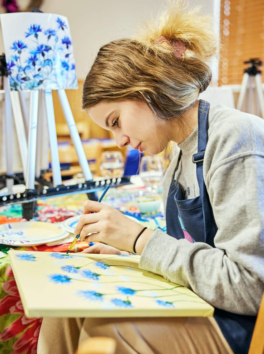 Art-A-Porte Wearable Art Classes & Parties – Painting and Silk Scarf Workshops