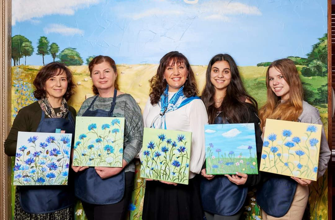 Art-A-Porte Wearable Art Classes & Parties – Painting and Silk Scarf Workshops